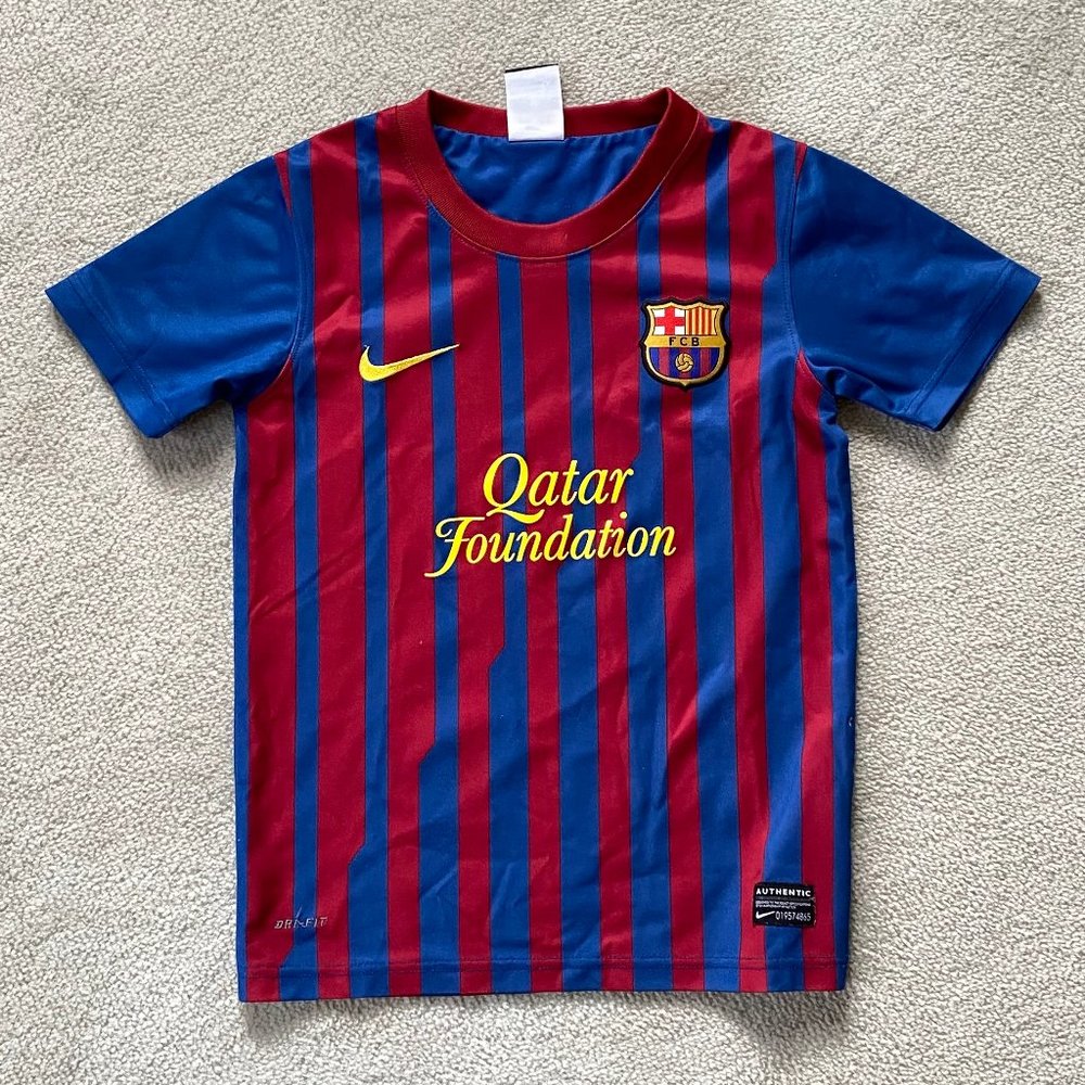 Kids' Nike FC Barcelona Jersey, 2011-2012 Season, Size Small (Youth)